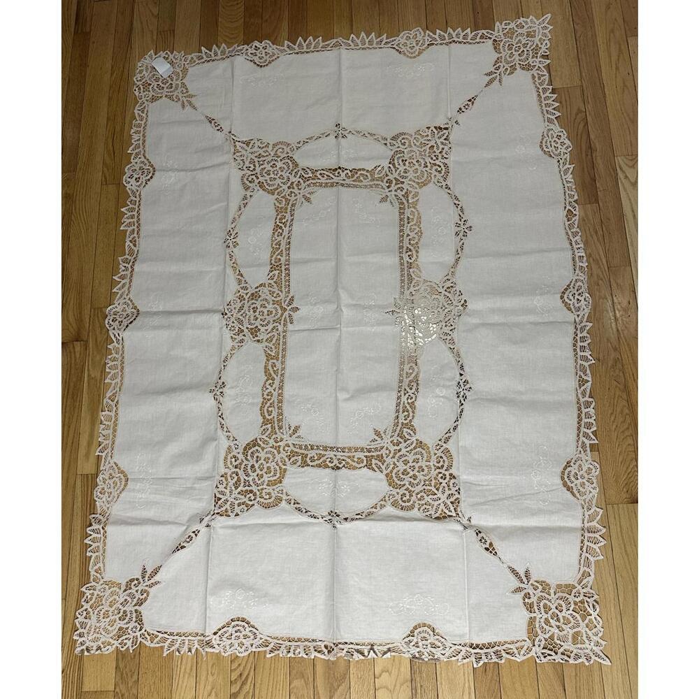 New 1990s Linen Spanish Richelieu Cutwork Tablecloth Set 69 x 50” With 6 Napkins